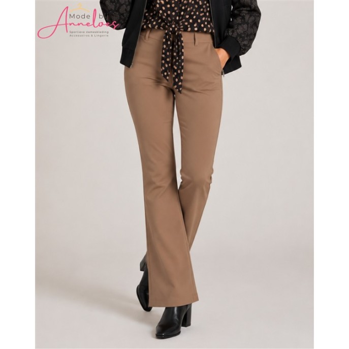Lady Day Broek Poppy Soft Touch flared truffle Lady Day Broek Poppy Soft Touch flared truffle